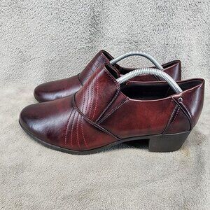 Rasolli Shoes Womens Size 11 Red Faux Leather Slip On Ankle Boots *NWOT*